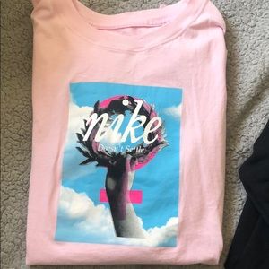 nike t-shirt